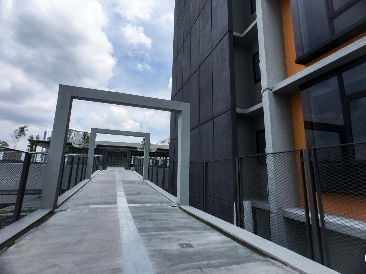 Cozy Kanvas Soho Suites ไซเบอร์จายา ภายนอก รูปภาพ